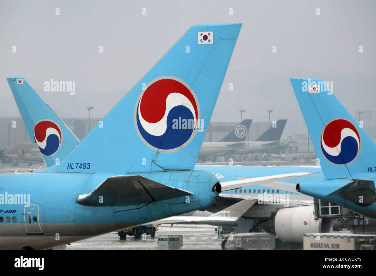 Seoul, viste posteriori della Korean Air aerei passeggeri all'Aeroporto di Incheon Foto Stock