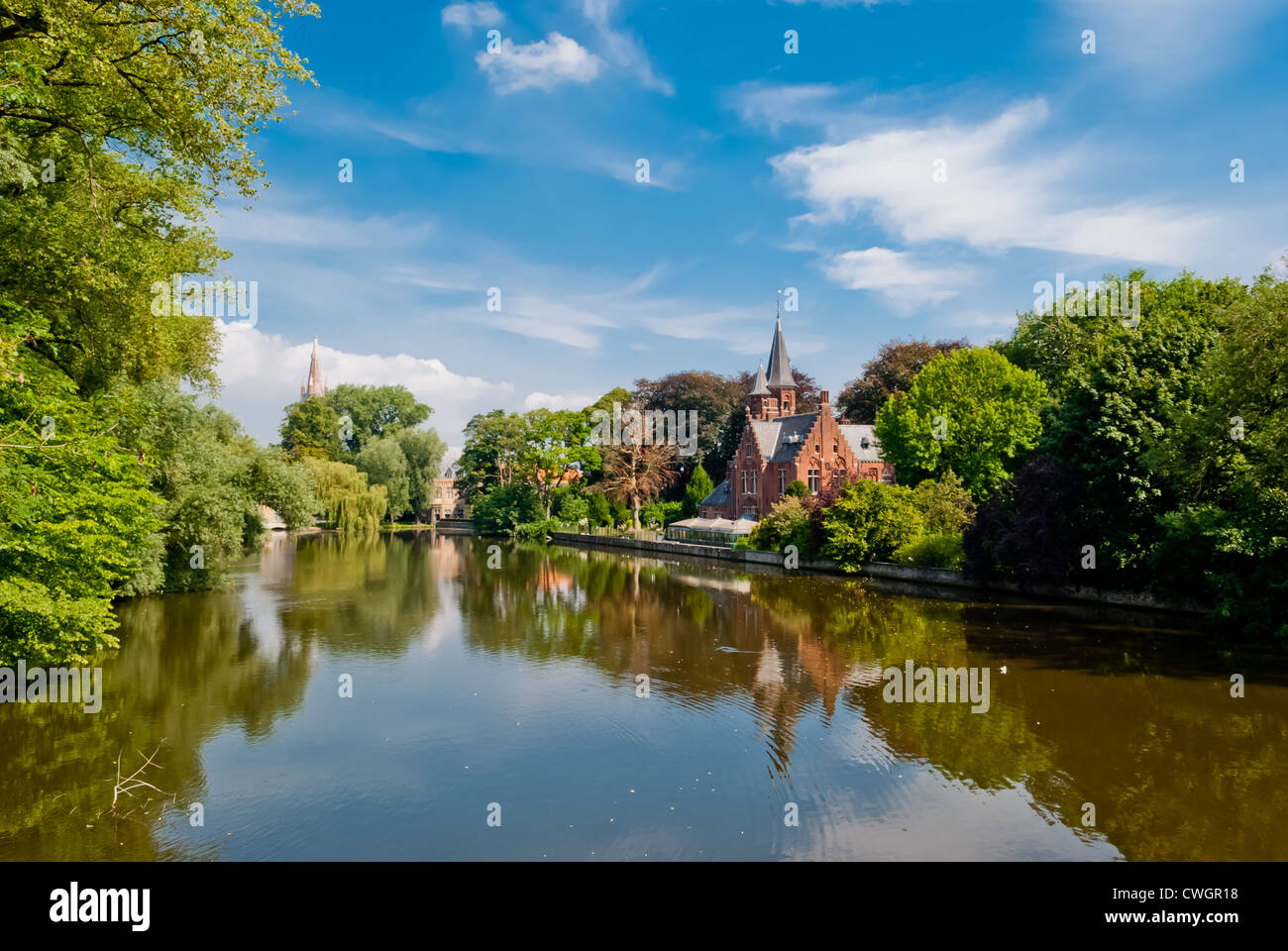 Bruges, Belgio, Minnewater panorama sul lago Foto Stock