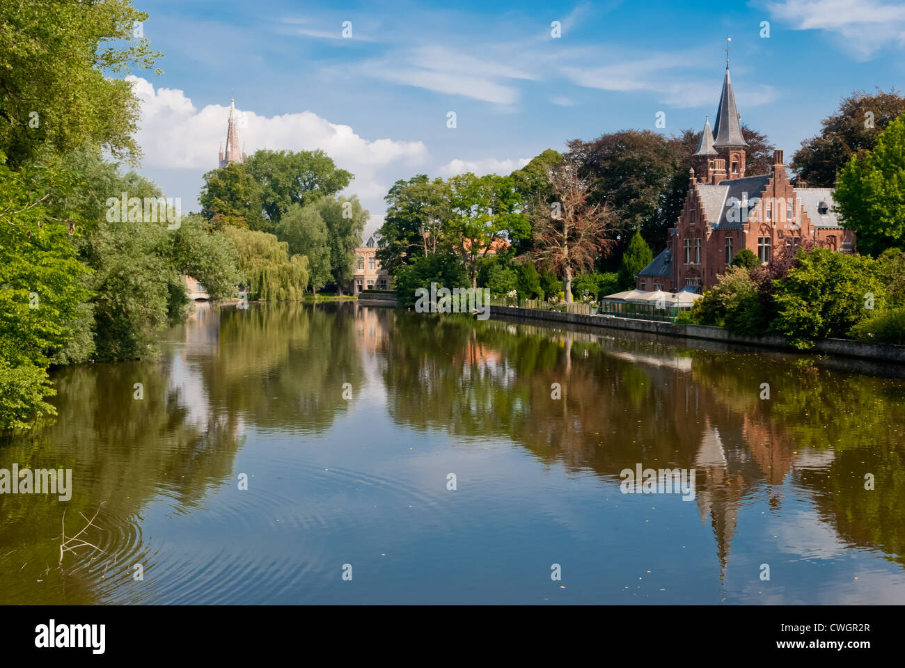 Bruges, Belgio, Minnewater panorama sul lago Foto Stock