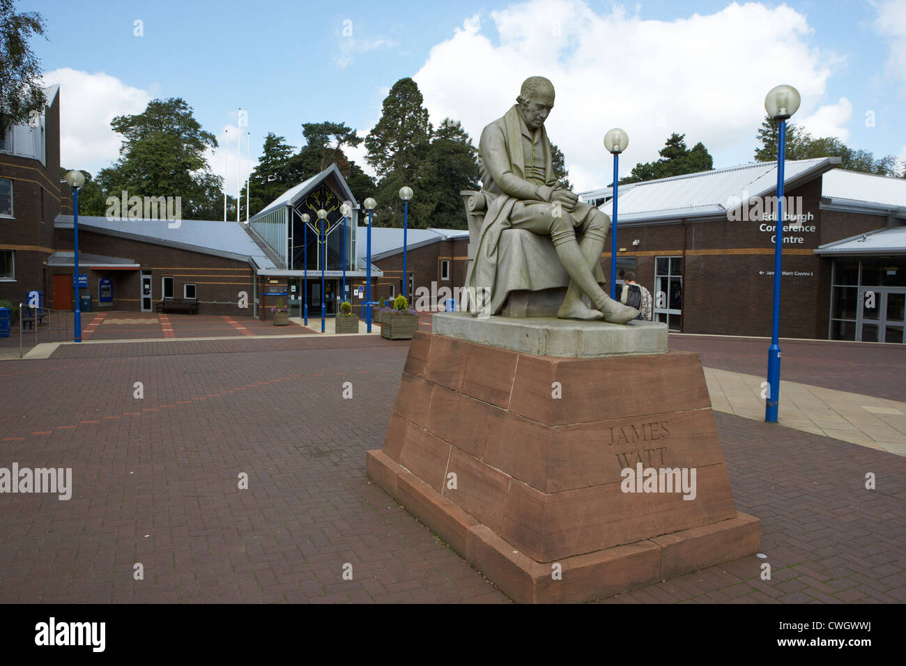 James Watt statua al di fuori di Heriot Watt University di Edimburgo, Scozia, UK, Regno Unito Foto Stock
