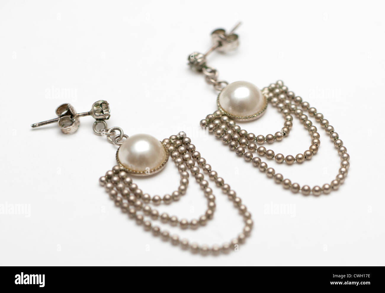 Coppia di lampadario vintage pearl dangle orecchini Foto Stock