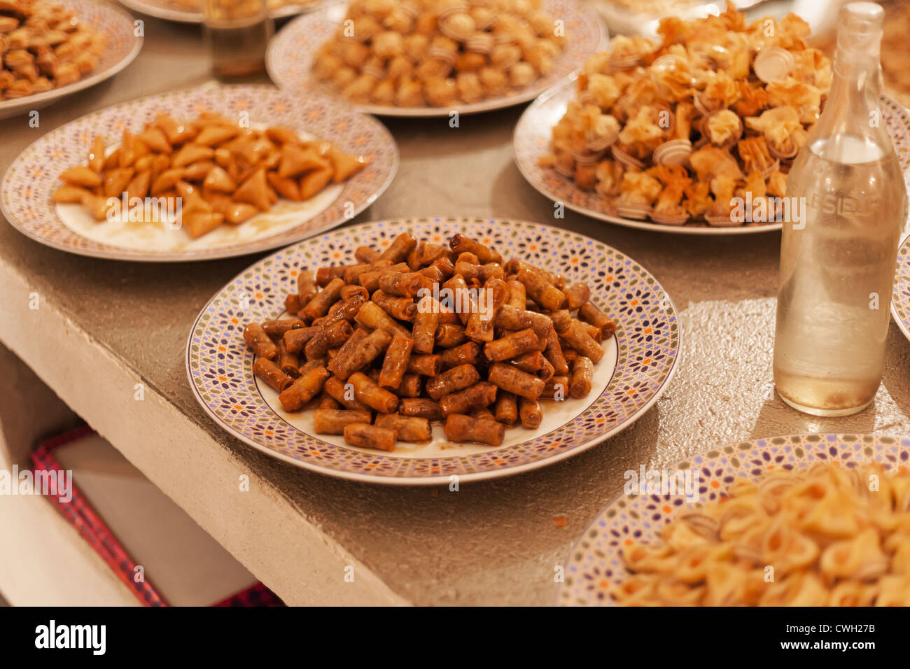 I dolci arabi variata in diverse piastre Foto Stock