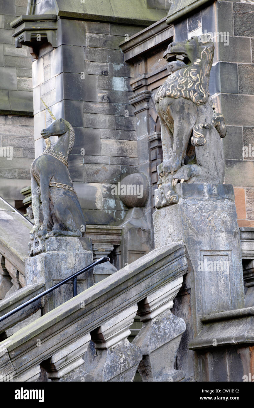 Dettaglio del leone e Unicorn scalinata settecentesca presso l'Università di Glasgow, Scotland, Regno Unito Foto Stock