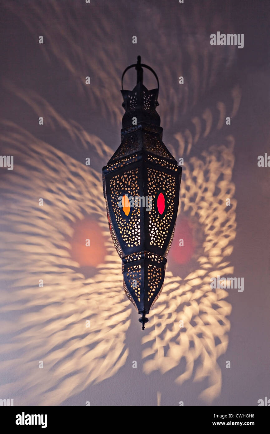 Lampada arabo sulla parete Foto Stock