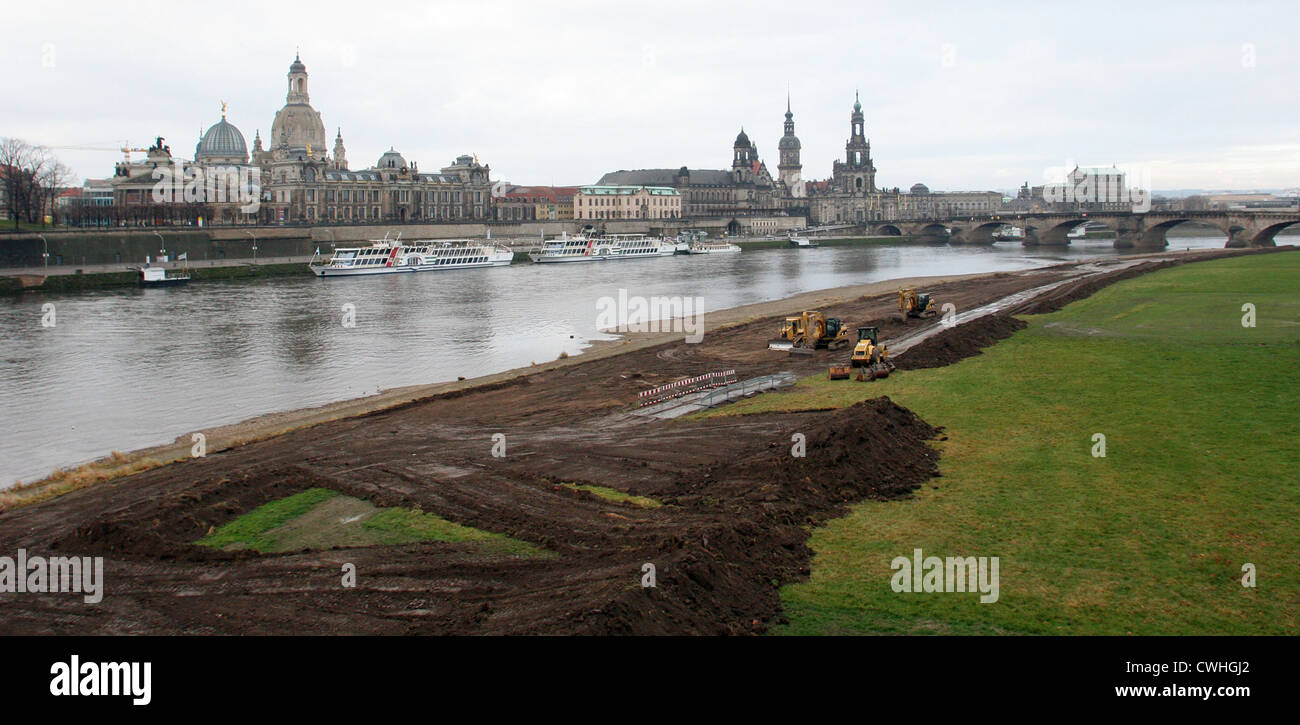 A Dresda, paesaggio urbano e lavori di costruzione della diga Foto Stock