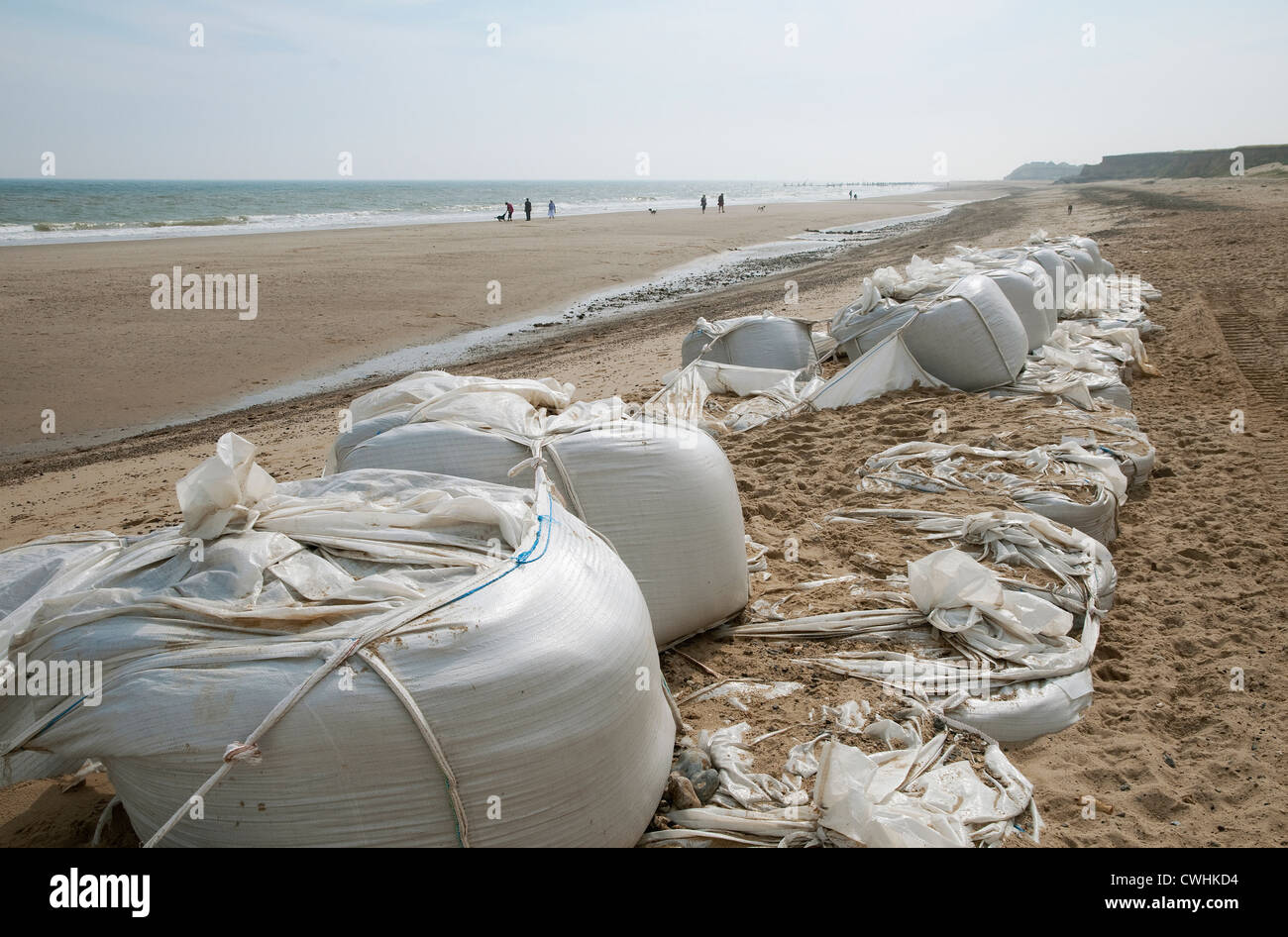Impossibile mare difese a happisburgh Beach, Norfolk, Inghilterra Foto Stock