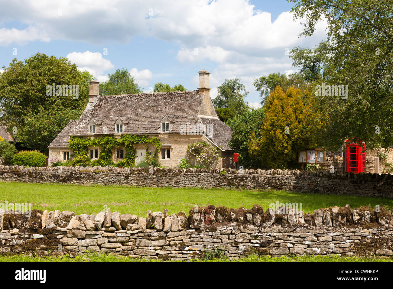 Il villaggio Costwold di Taynton, Oxfordshire, Regno Unito Foto Stock