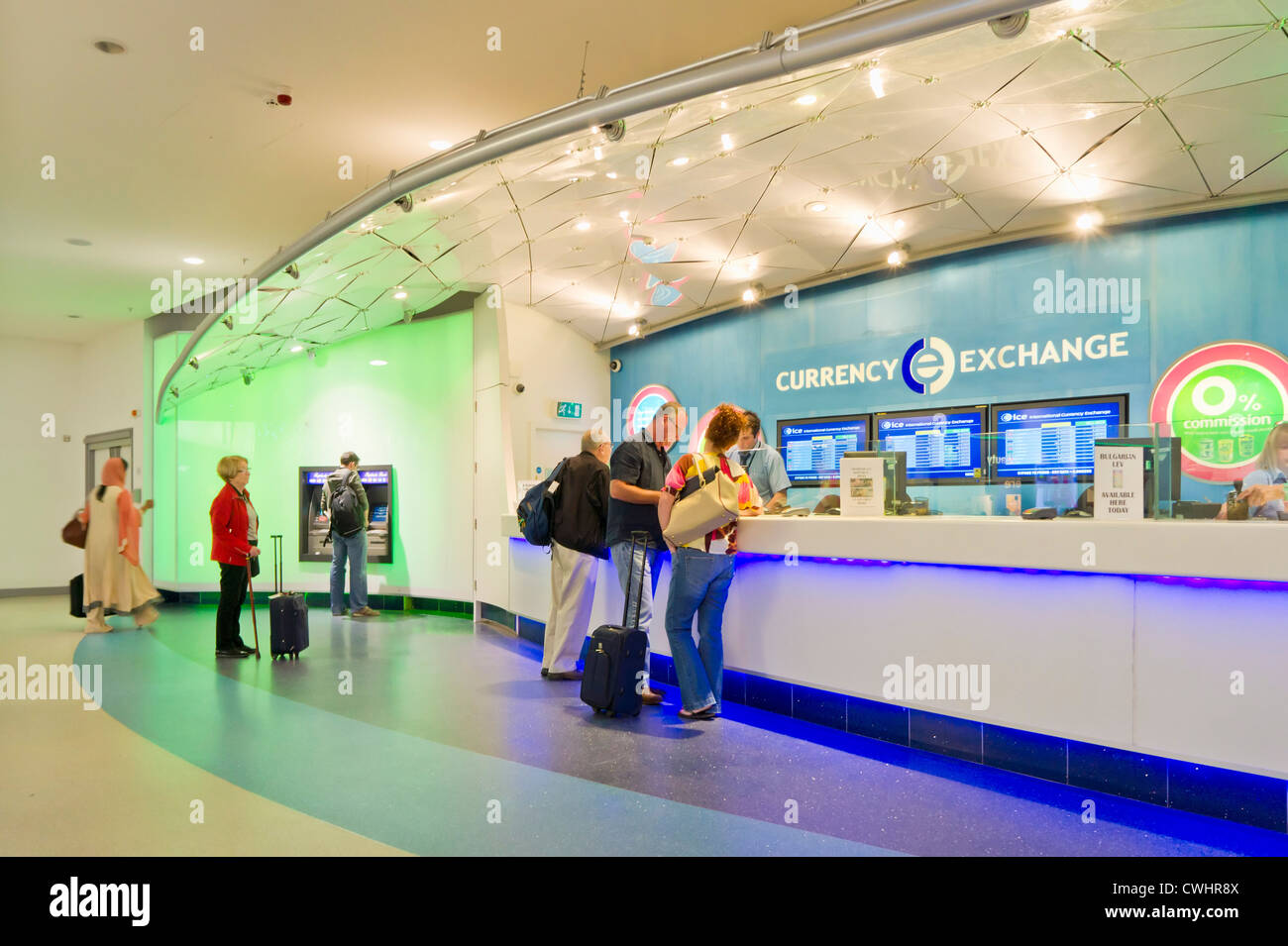 Cambio valuta Sala partenze dall'Aeroporto Internazionale di Manchester Inghilterra UK GB EU Europe Foto Stock