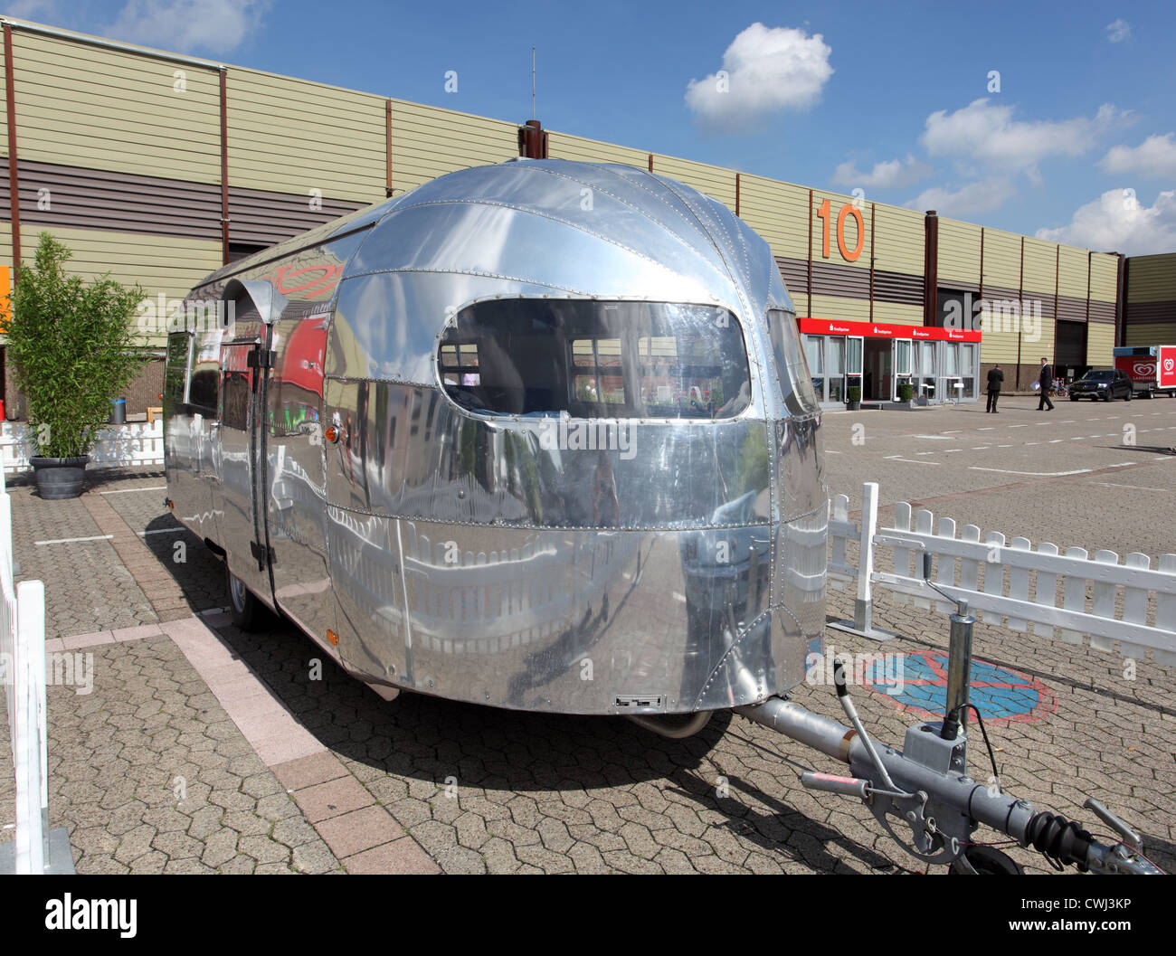American Airsream mobile home al Caravan Salon Exhibition 2012 il 27 agosto 2012 a Dusseldorf, Germania. Foto Stock
