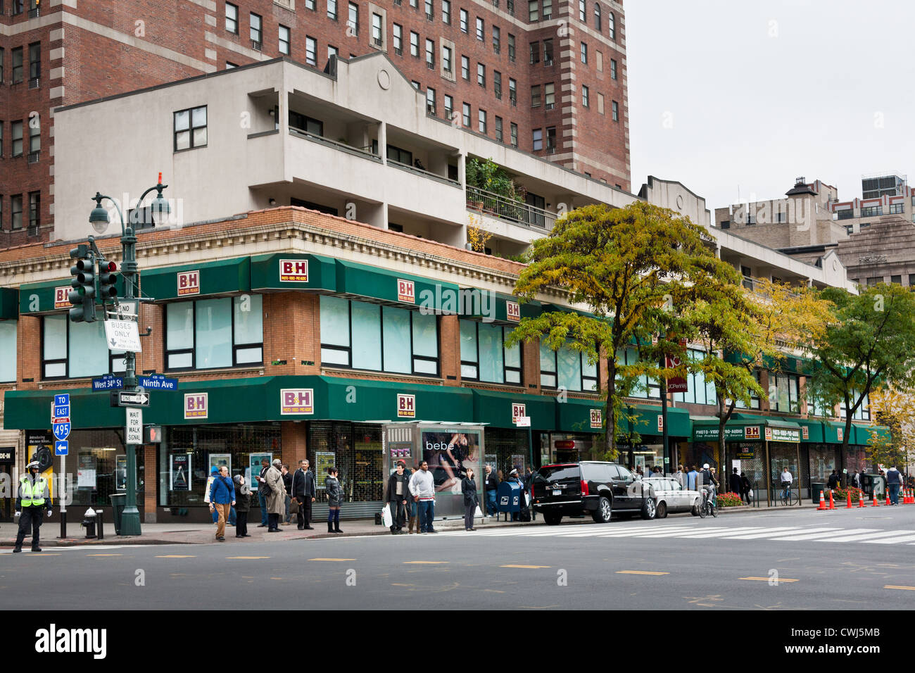 B e H Superstore New York City, grande foto video store nel mondo, ha 800 dipendenti Foto Stock