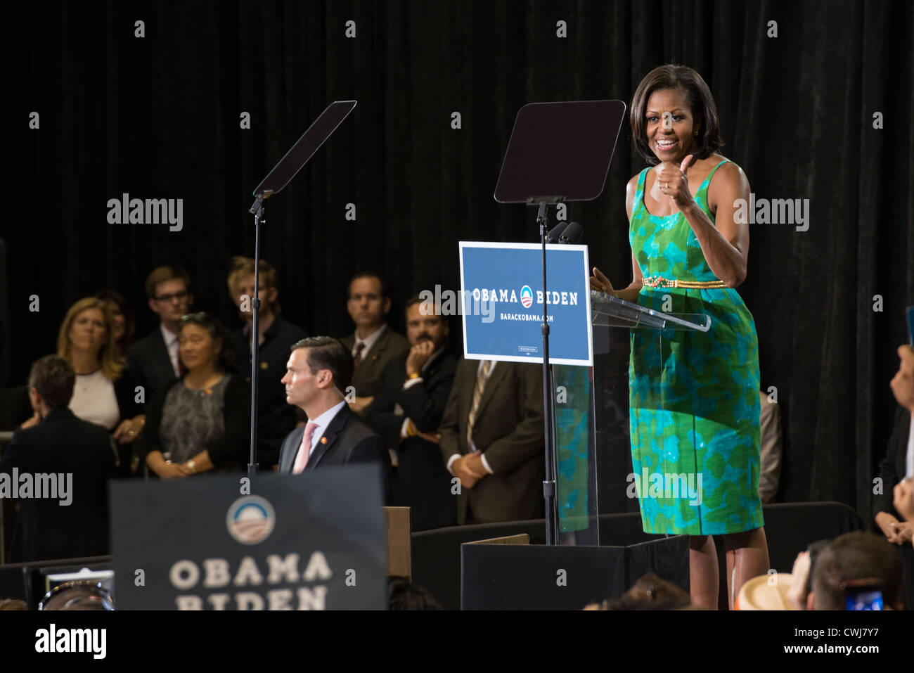 Orlando, FL. Stati Uniti d'America Agosto 5, 2012 - noi la First Lady Michelle Obama campagne in Orlando, stato di oscillazione in Florida, USA I-4 corridoio Foto Stock