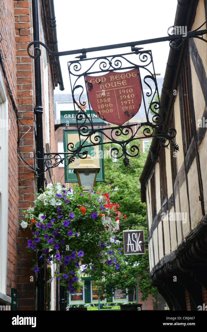 Il XI secolo Manor di Dio ha generato segno, High Street, Winchester, Hampshire, Inghilterra, Regno Unito Foto Stock