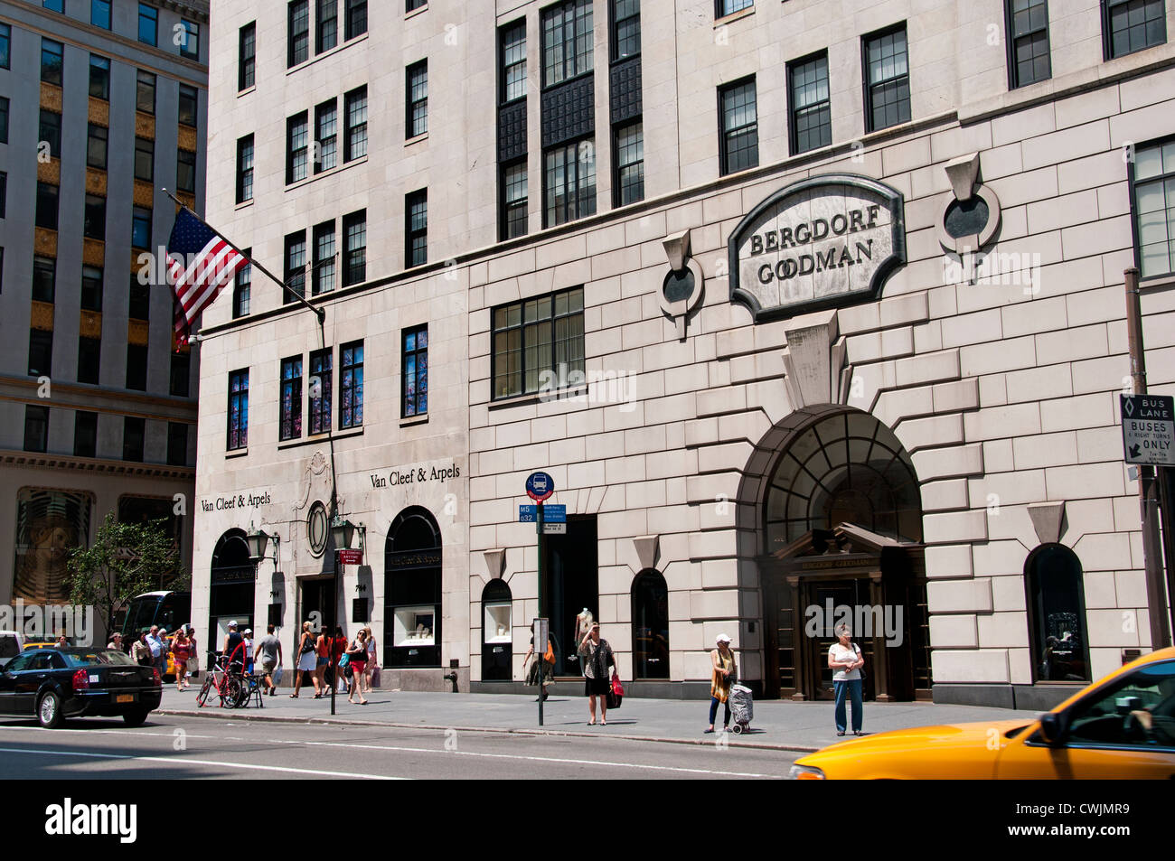 Bergdorf Goodman Van Cleef & Arpels Quinta Avenue di New York City Manhattan Foto Stock