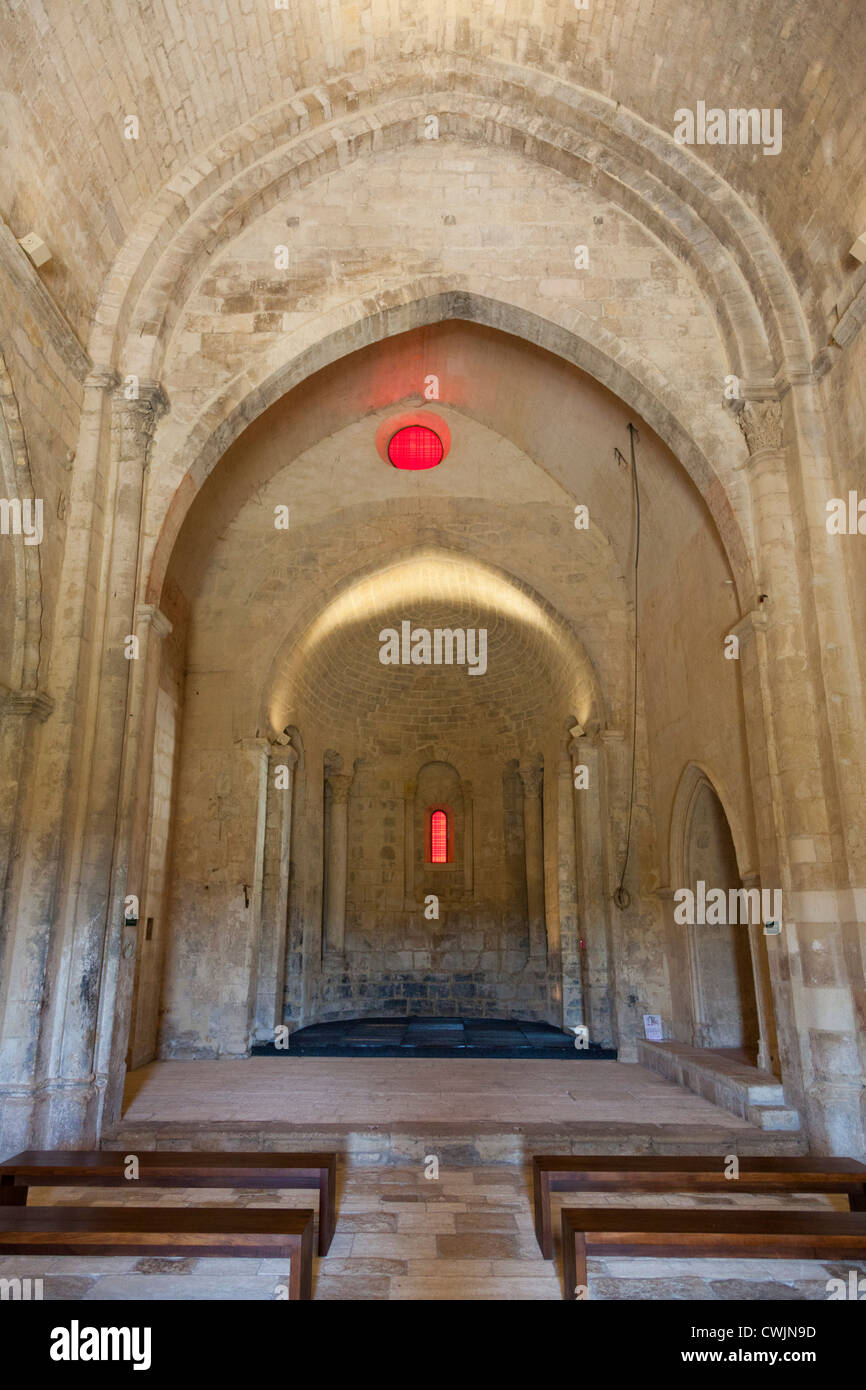 Interno di Notre-Dame-de-Salagon Provence Francia Foto Stock