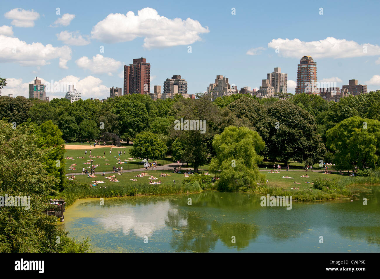 Il lago di Central Park di New York City background Upper West Side di Manhattan Stati Uniti Foto Stock