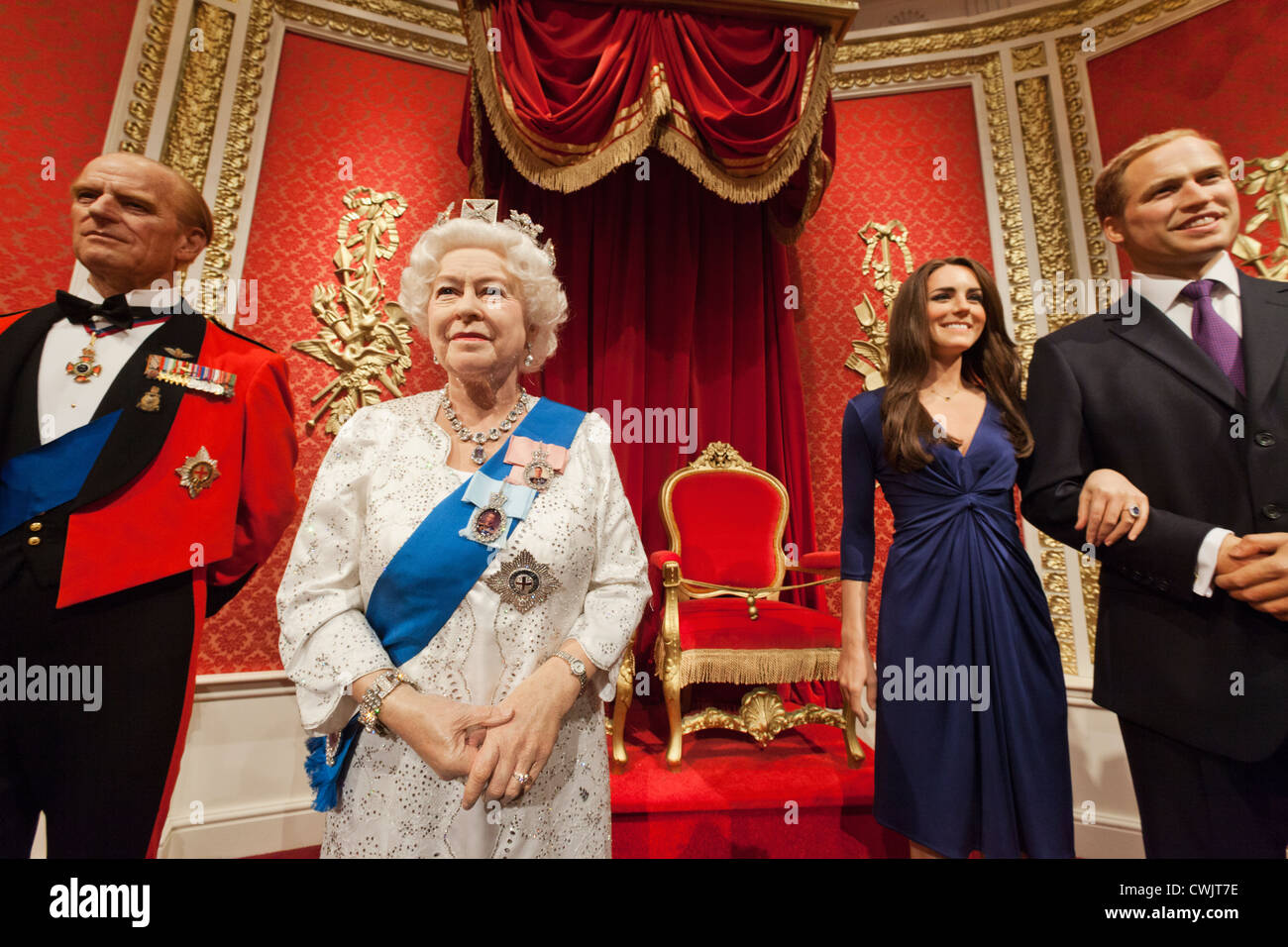 Inghilterra, Londra Madame Tussauds, Waxwork Visualizzazione dei membri della famiglia reale britannica Foto Stock