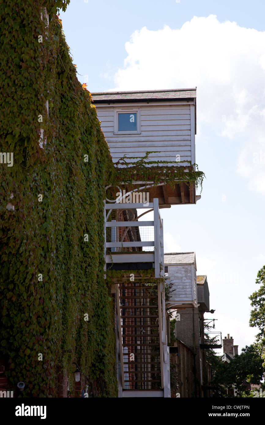 Caricamento di portali a Snape Maltings,Suffolk, Regno Unito Foto Stock