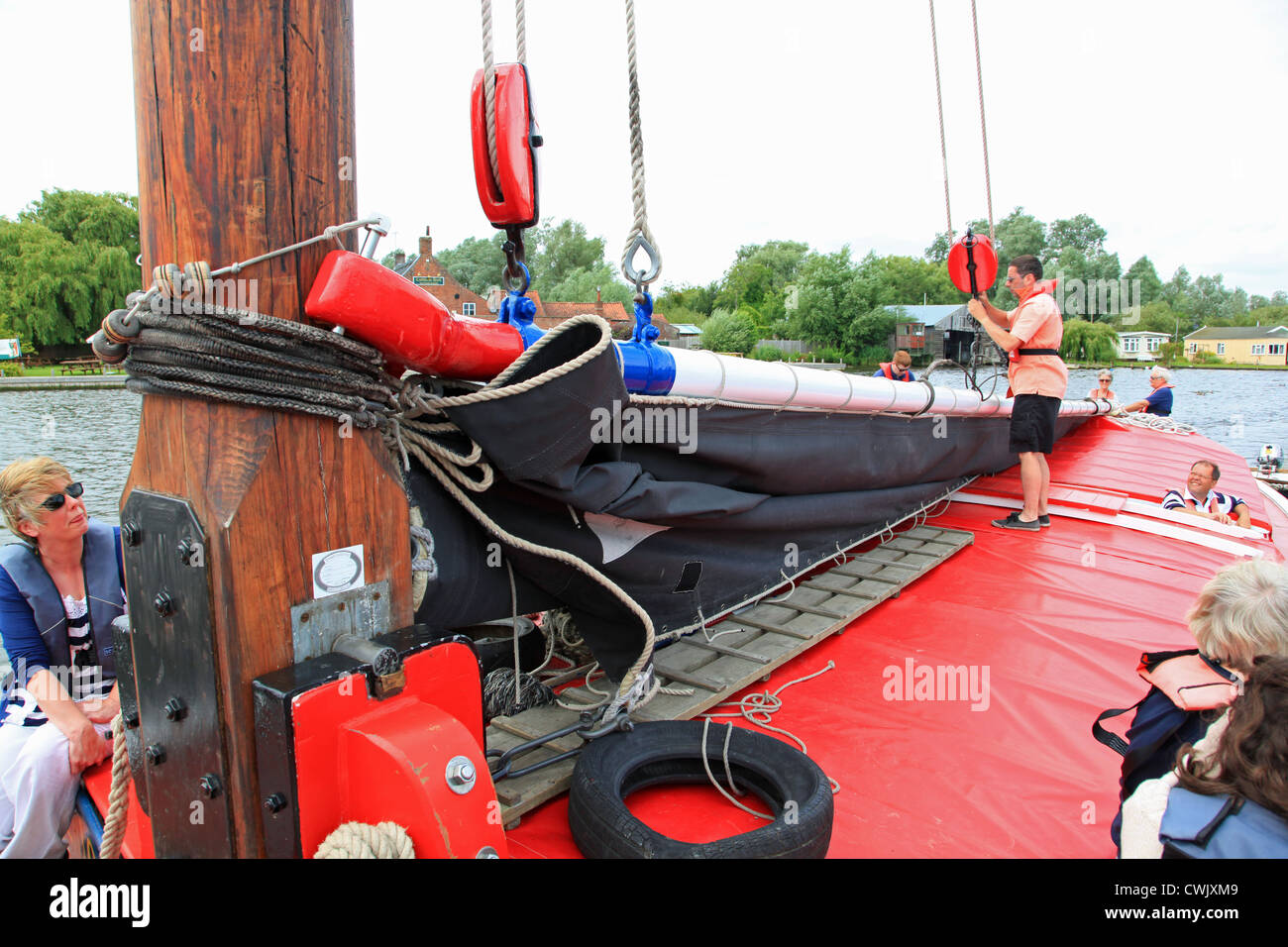 Norfolk Wherry Albion sul fiume y vengono, Norfolk Broads Foto Stock