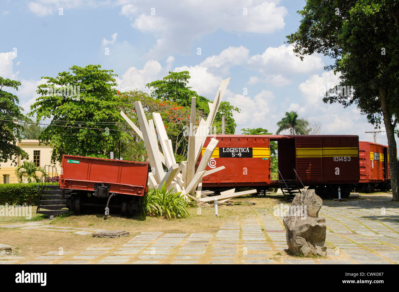 Treno boxcars presso il rivoluzionario Monumento a la Toma del Tren Blindado (Treno Blindato monumento), Santa Clara, Cuba. Foto Stock