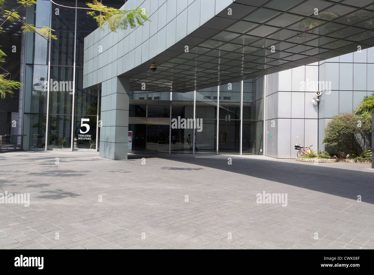 Ingresso al Suntec Tower 5 a Singapore. Questo è uno di una serie di 5 edifici alti che compongono il Suntec city. Foto Stock