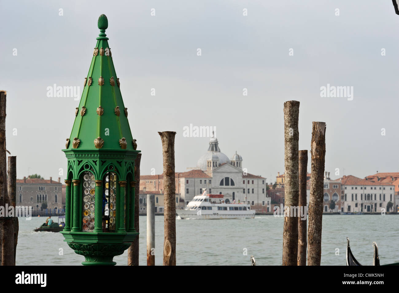 Lanterna veneziana, Grand Canal, Venezia, Italia. Foto Stock