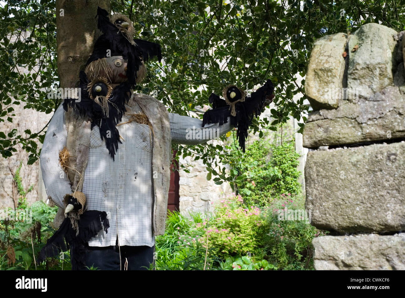 Lo Spaventapasseri a kettlewell festival raffigurante uno stile tradizionale spaventapasseri Foto Stock