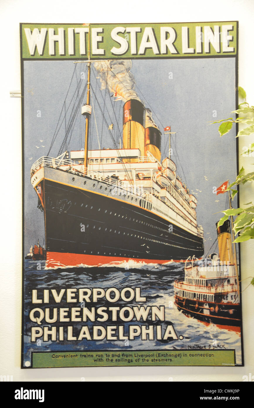 Antique White Star Line poster pubblicitario, Southampton, Hampshire, Inghilterra, Regno Unito Foto Stock