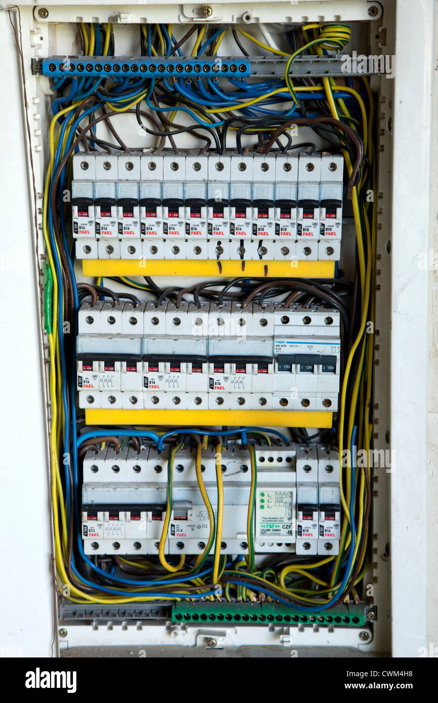 Grande polacco interruttore scatola dei fusibili per un grande con sei camere da letto home. Zawady Polonia centrale Foto Stock