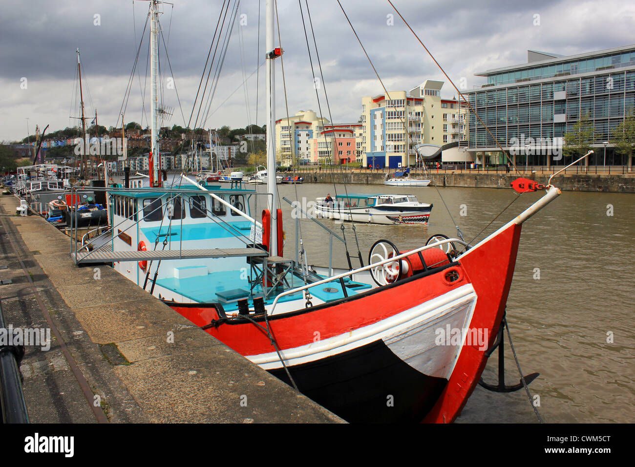 Inghilterra città di Bristol Bristol Bristol City Docks che è stato trasformato in un'area turistica Foto Stock