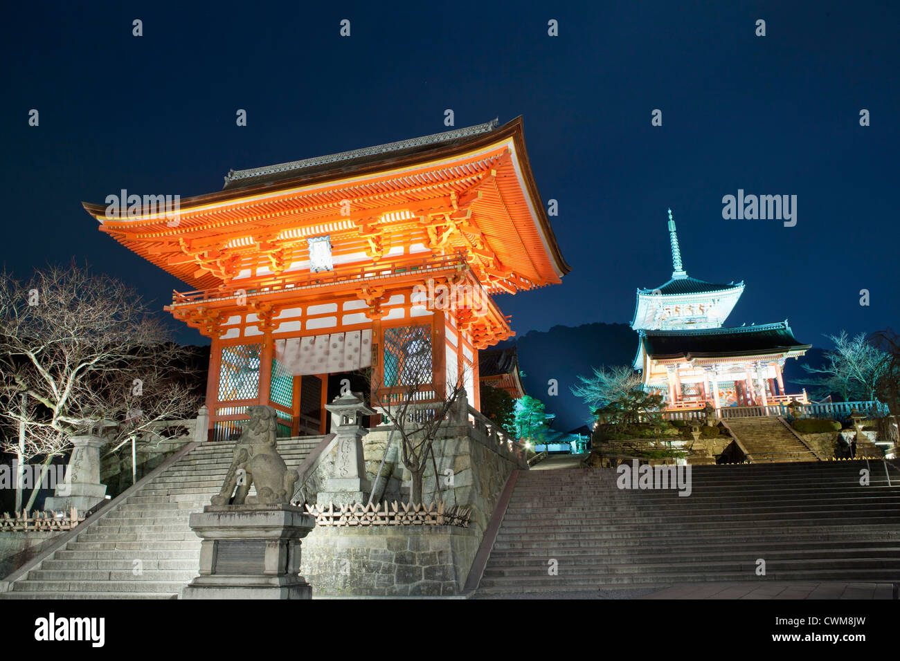 Giappone, Kyoto, Ingresso del Kiyomizu dera tempio Foto Stock