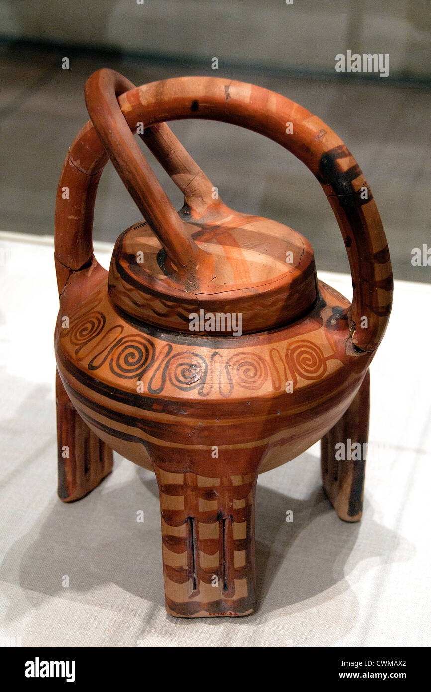 Cestello in terracotta vase Late Helladic IIIA 1400-1300 A.C. ( micenea da Rodi ! ) Vaso greco Grecia Micene Foto Stock