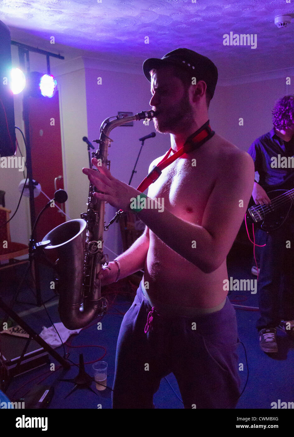 Live Band che suona in un luogo nel Regno Unito Foto Stock