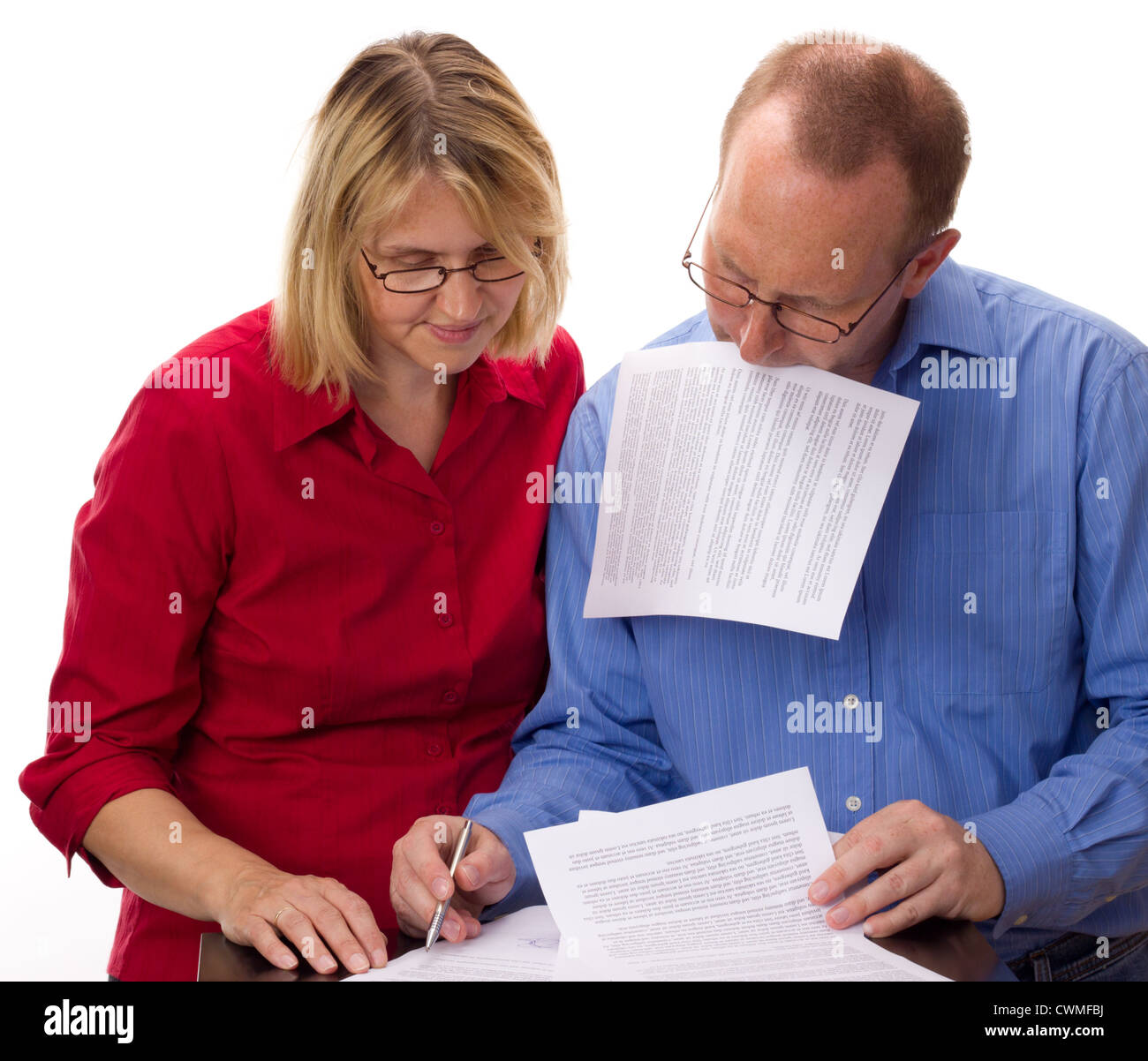 La gente la firma di un accordo Foto Stock