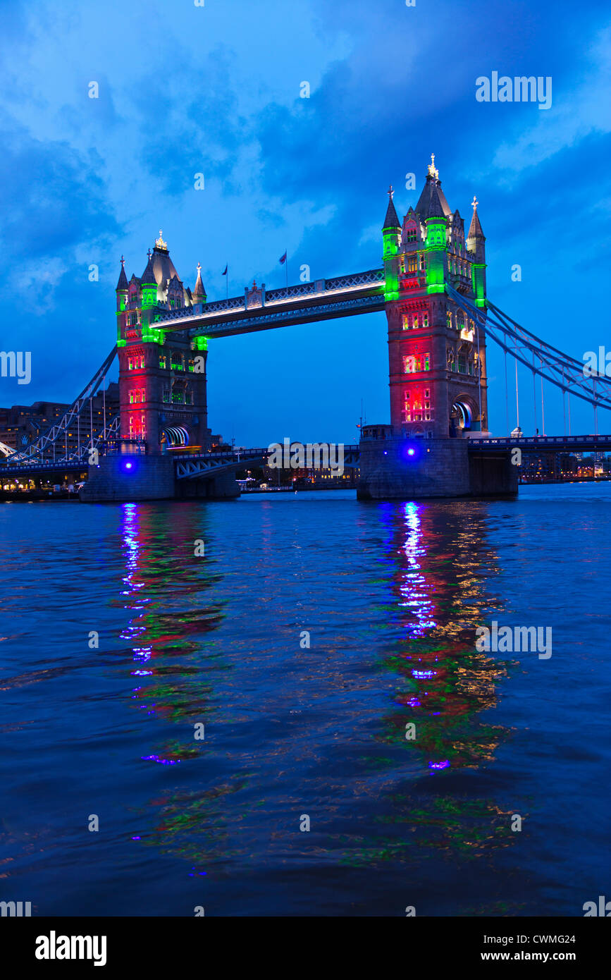 UK, Londra, il Tower Bridge Foto Stock