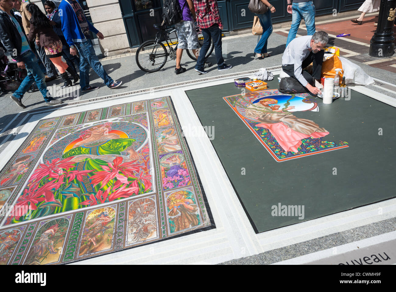 L'artista di strada nel centro della città di Dublino. Repubblica di Irlanda. Foto Stock