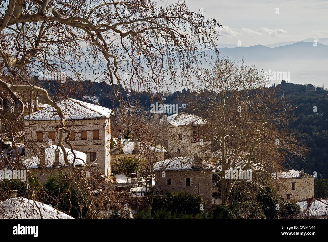 Villaggio di montagna Agios Georgios in inverno (Pelion peninsular, Tessaglia, Grecia) Foto Stock