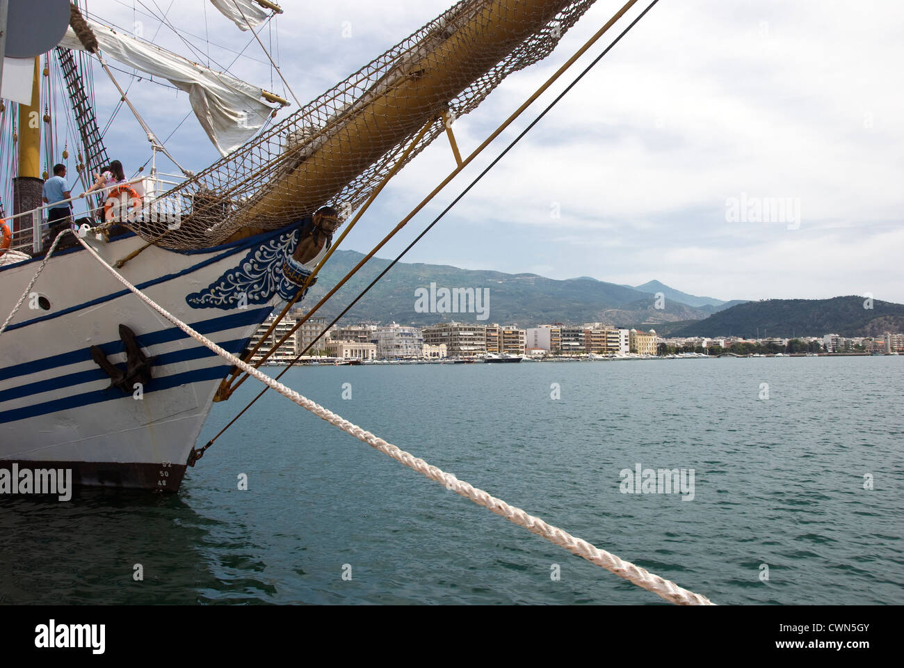 Prua di una vecchia windjammer nel porto della città di Volos (Tessaglia, Grecia) Foto Stock