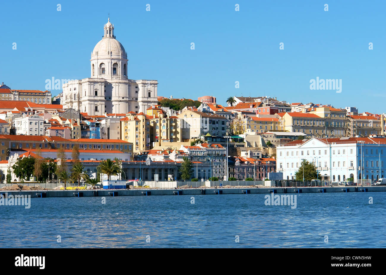 Famoso Pantheon Nazionale a Lisbona, Portogallo (vista dal fiume Tago) Foto Stock