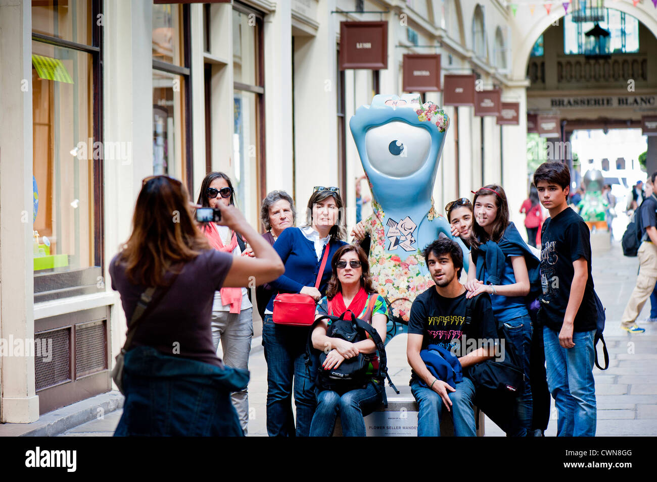 Il Covent Garden arredata per le Olimpiadi di Londra 2012, London, Regno Unito Foto Stock