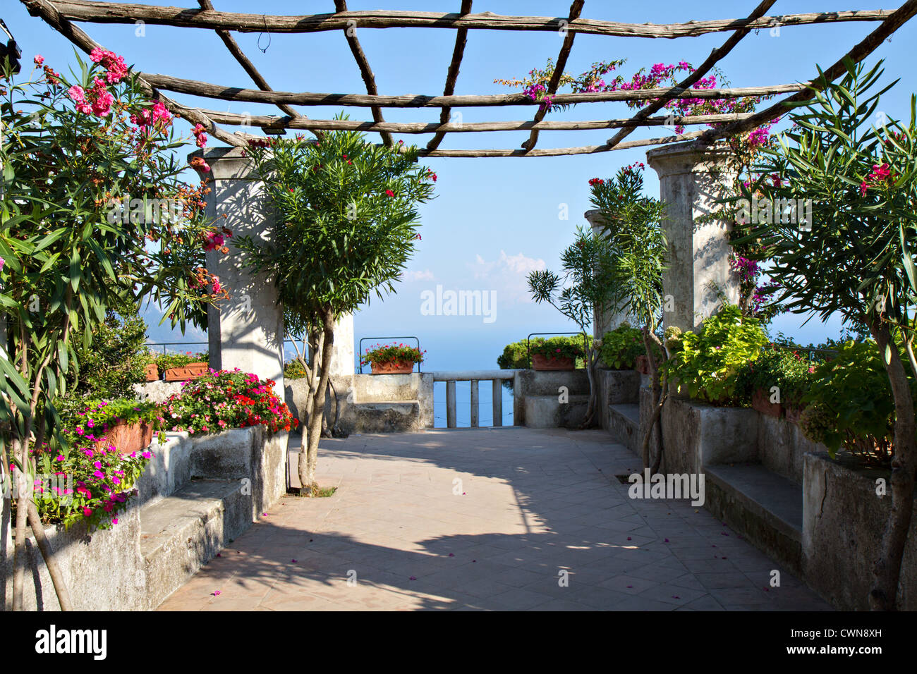 Giardino mediterraneo in una villa a Ravello, Campania, Italia Foto Stock