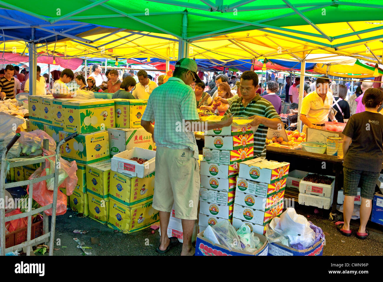 Mercato di domenica, Kuching, Borneo, Malaysia, Asia Foto Stock