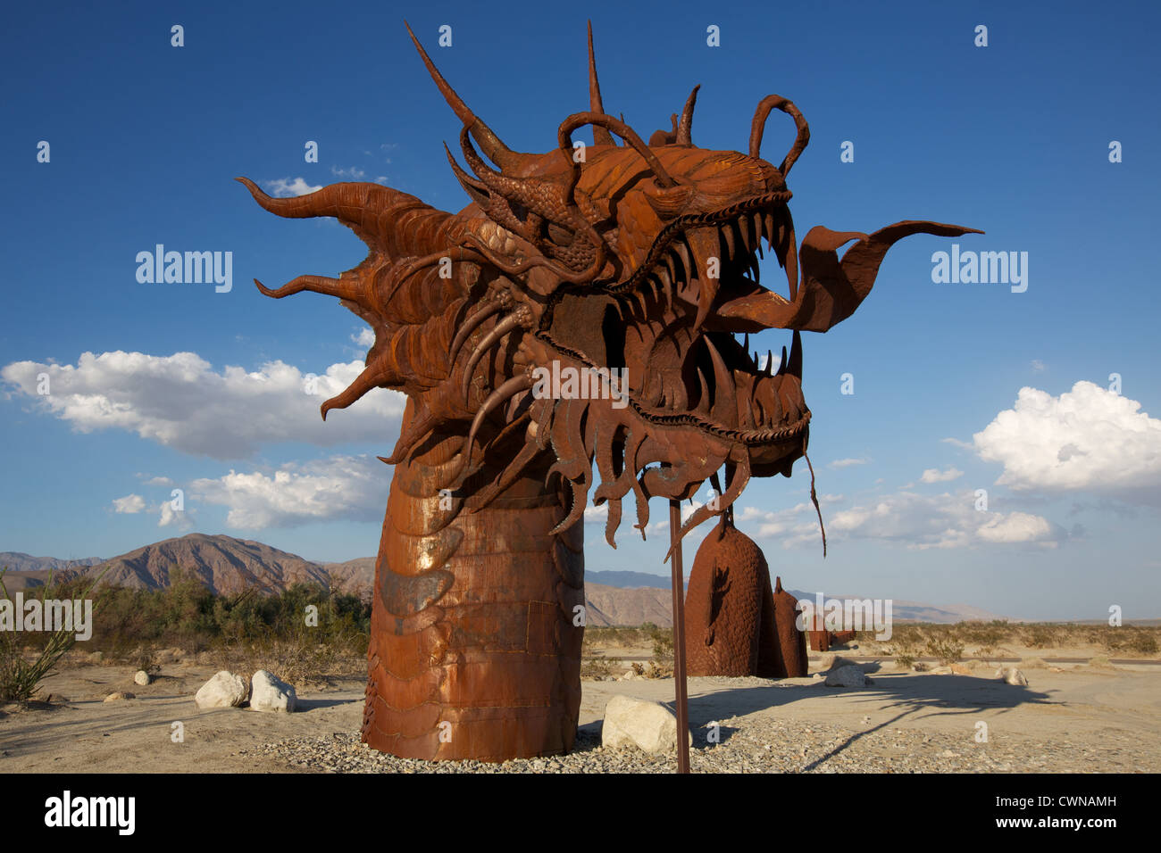 Serpente scultura situato in Borrego Springs CA Foto Stock