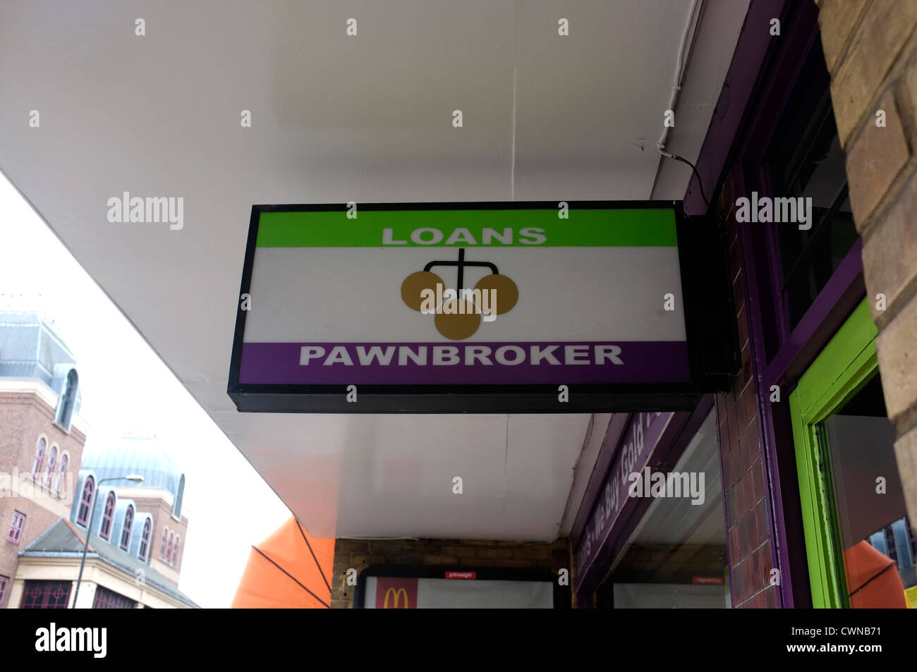 Appendere segno pawnbroker bromley kent Regno Unito 2012 Foto Stock