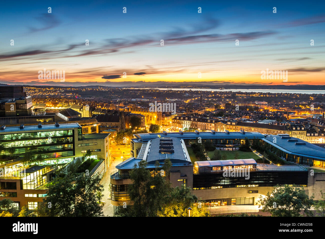 Il tramonto sulla città di Edimburgo Foto Stock