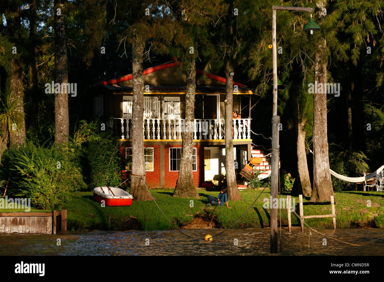 Stilt house in Tres Boca neighborhood, Tigre, Argentina. Foto Stock