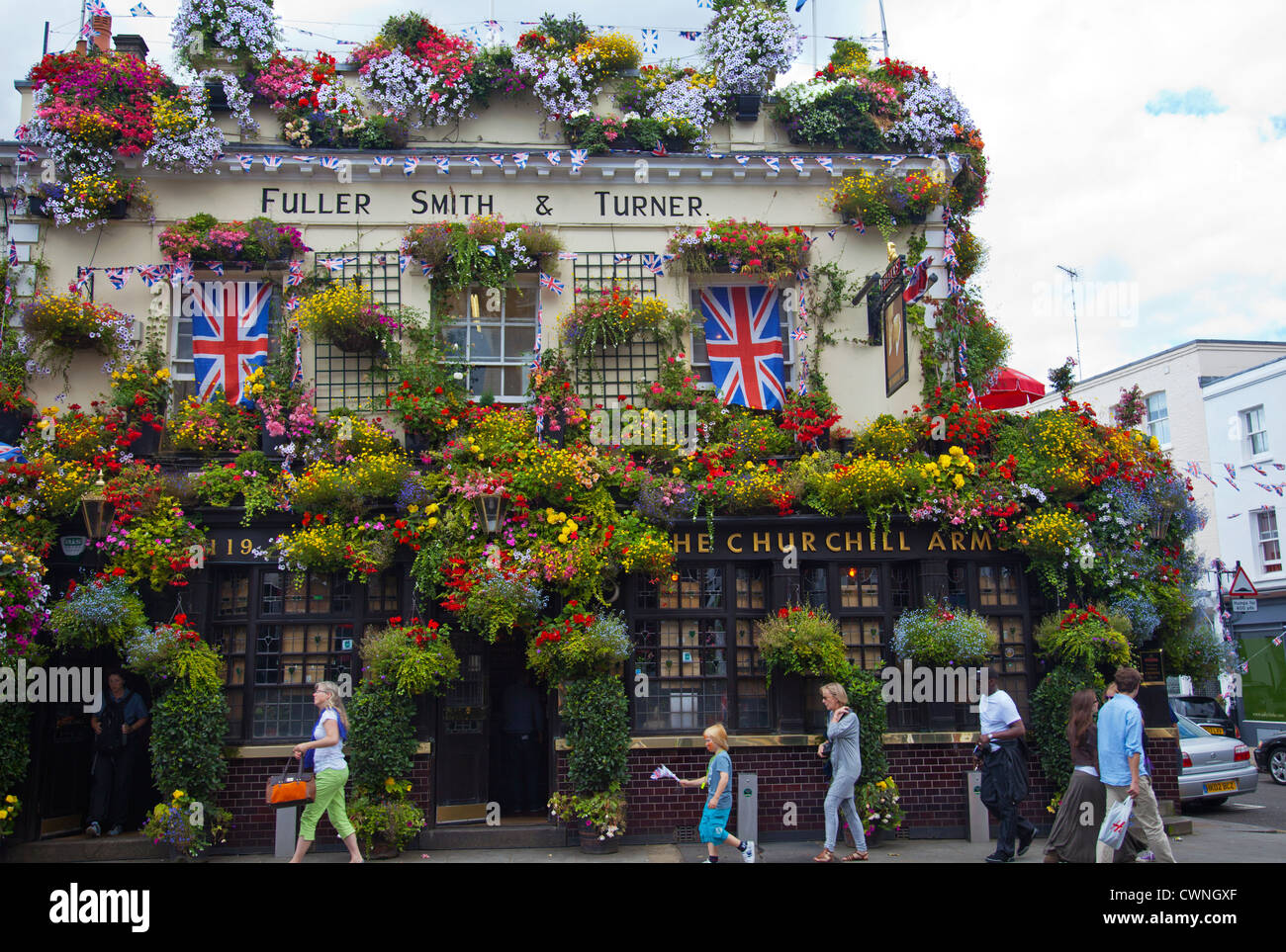 Churchill bracci su Kensington Church Street a Nottinghill Gate - London REGNO UNITO Foto Stock