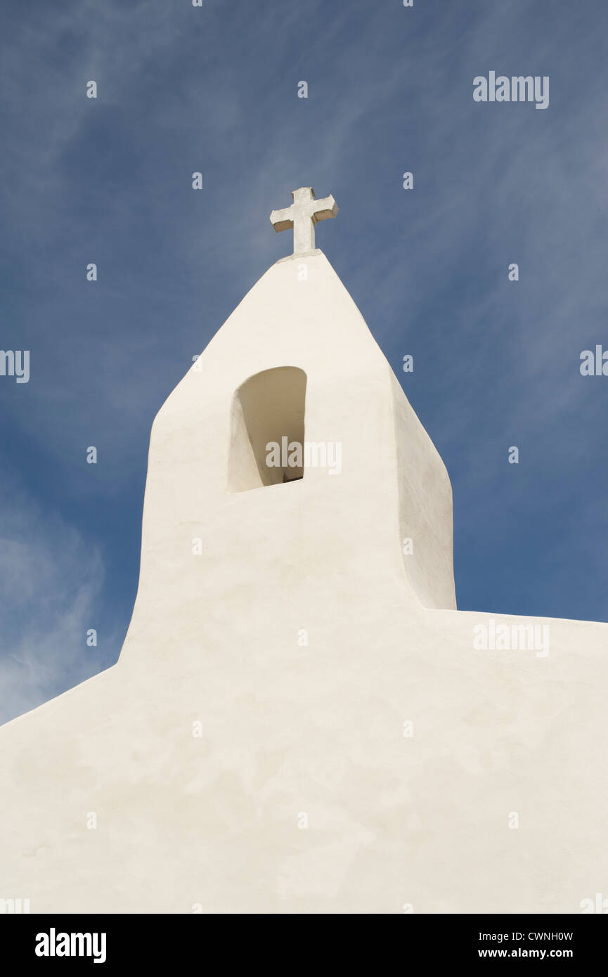 Una chiesa vicino La Meule Harbour, isola di Yeu, Francia Foto Stock