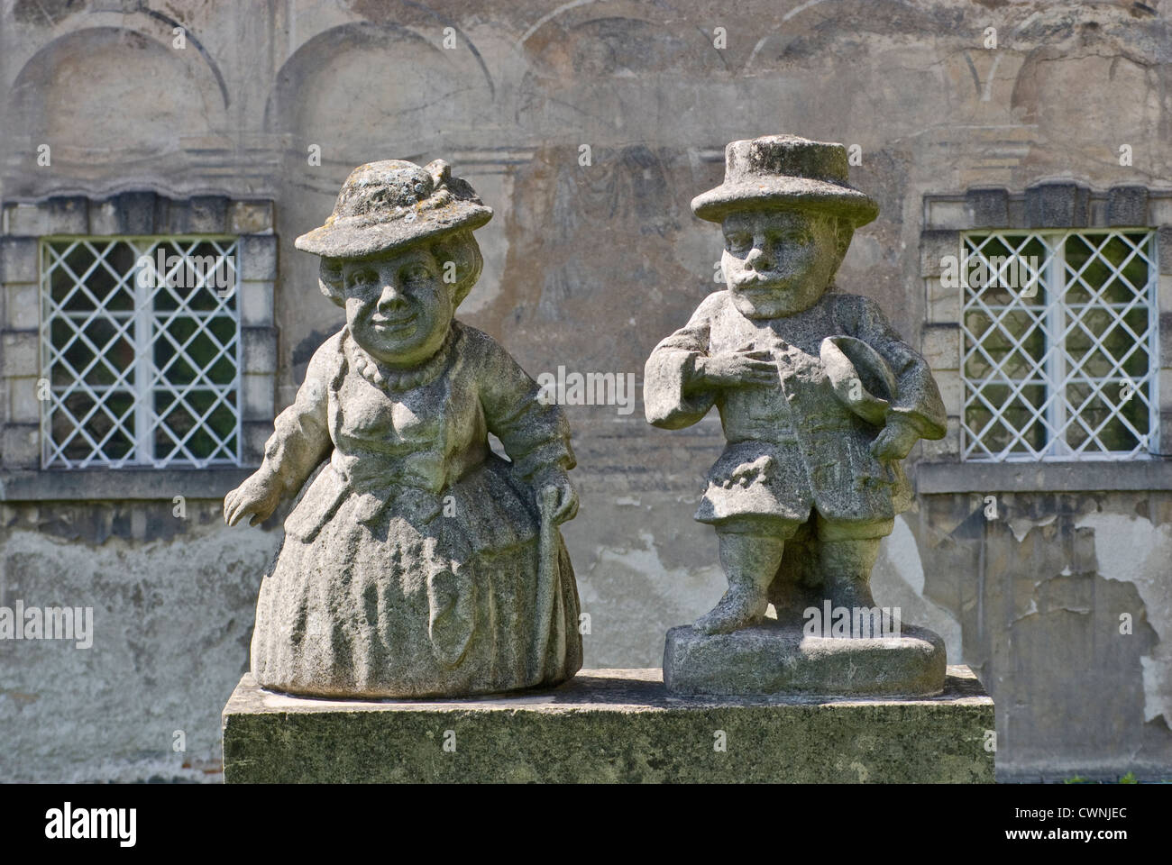 Caricatural statue al castello di Nové Město nad Metují in Kralovehradecky kraj (Hradec Králové Regione), Repubblica Ceca Foto Stock