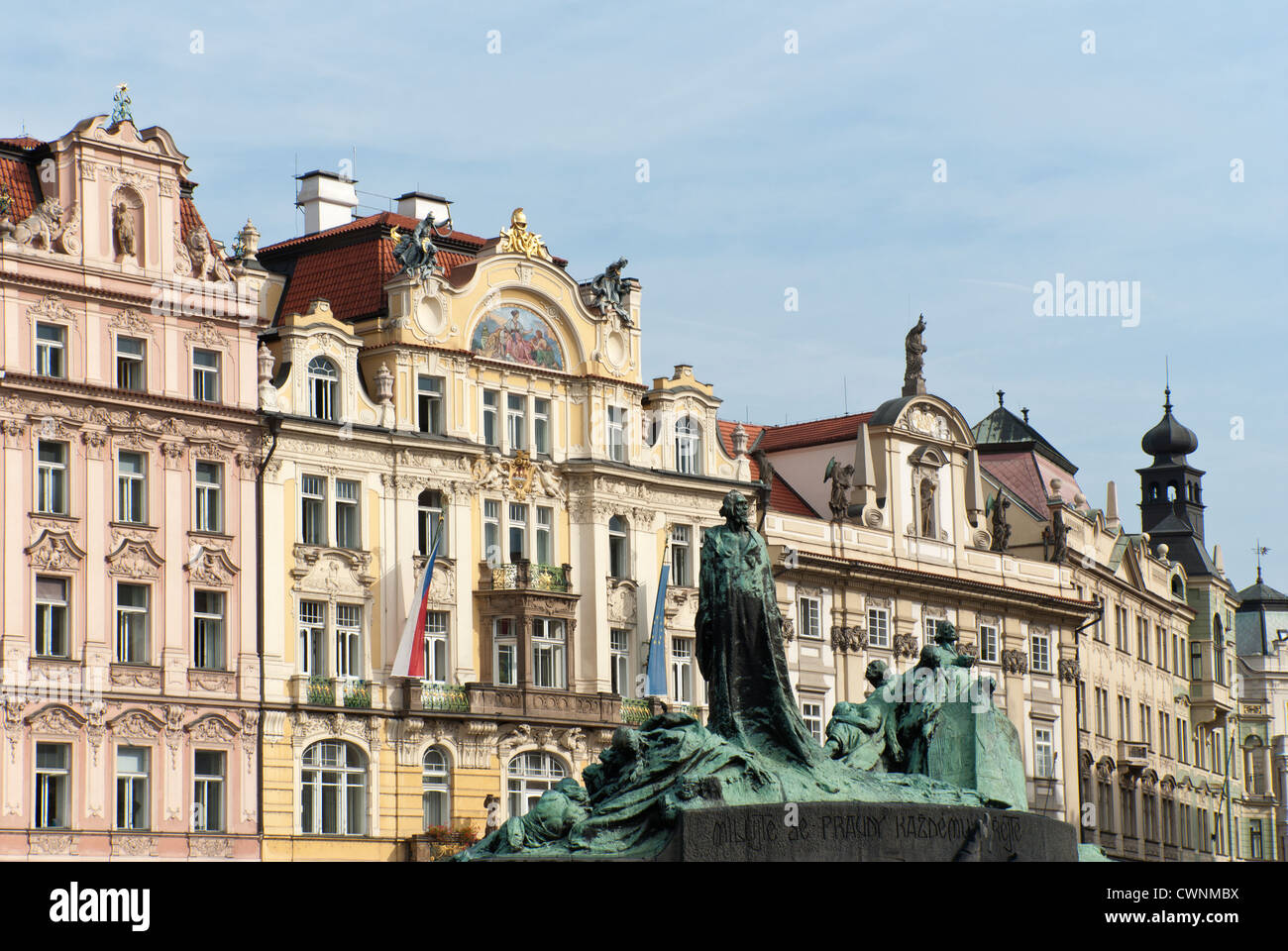 Praga - Jan Hus monumento in Piazza della Città Vecchia - Staromestske namesti Foto Stock