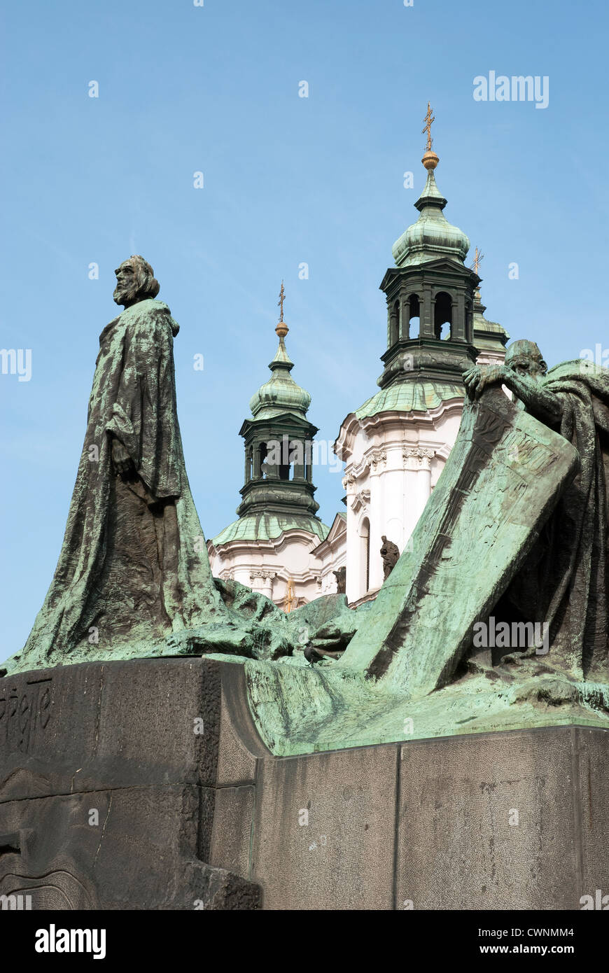 Praga - Jan Hus monumento in Piazza della Città Vecchia - Staromestske namesti Foto Stock